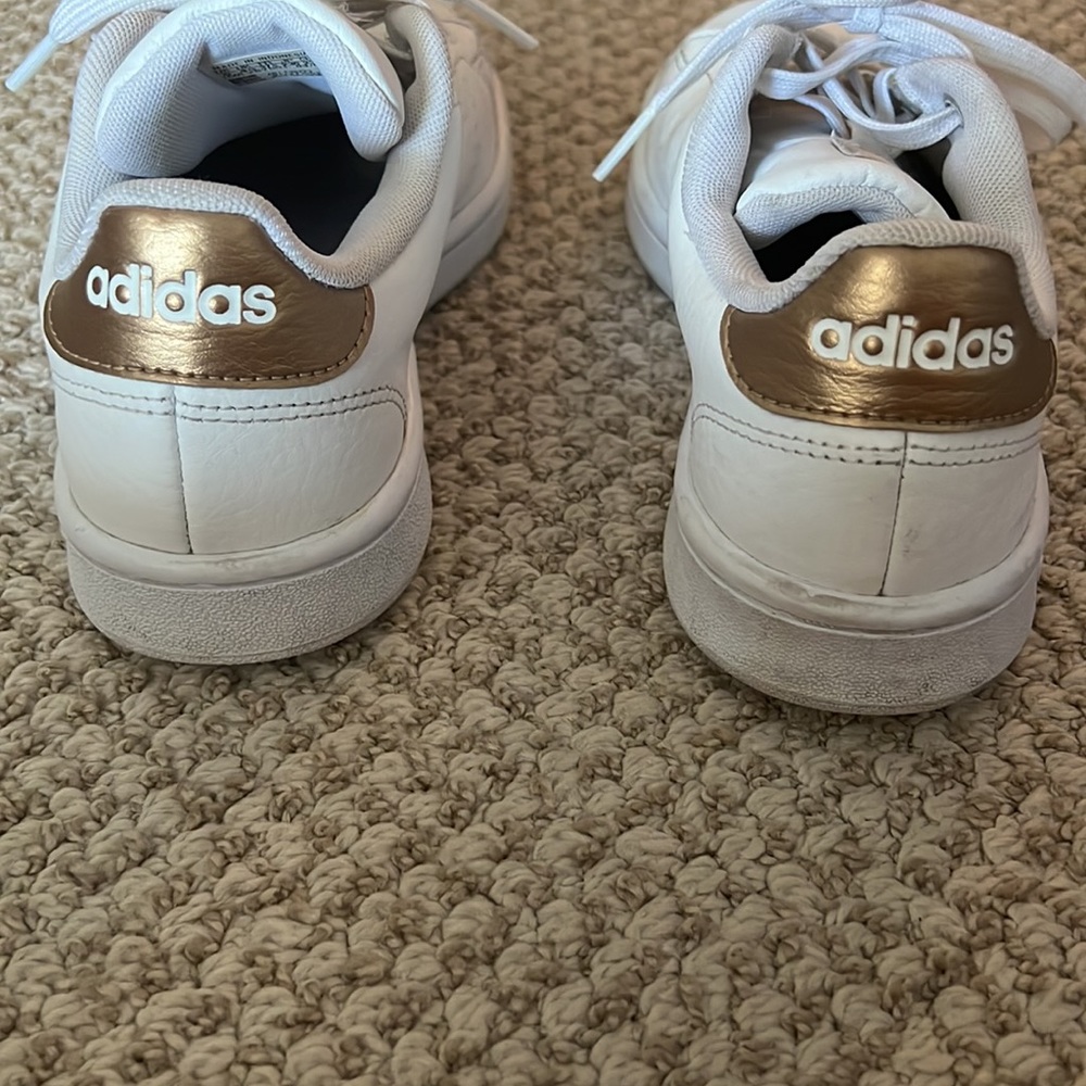 Adidas Sneakers